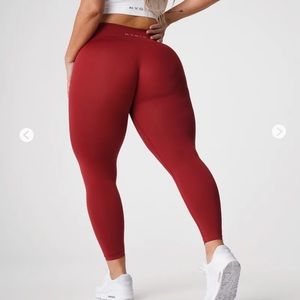 NVGTN Carmine Solid Seamless Leggings